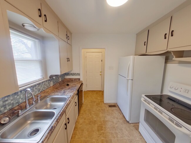 Foto del edificio - 3028 W Maple St