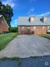 Building Photo - 714 Dixie St