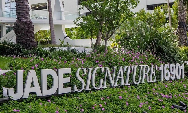 Foto del edificio - 16901 Collins Ave