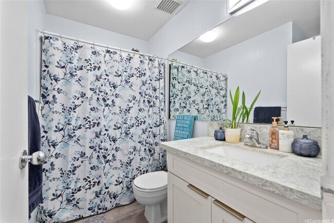 Building Photo - 516 Mananai Pl