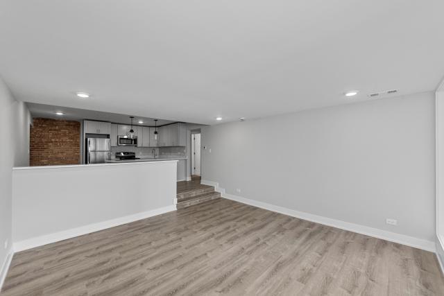 Foto principal - 2 bedroom in Chicago IL 60610