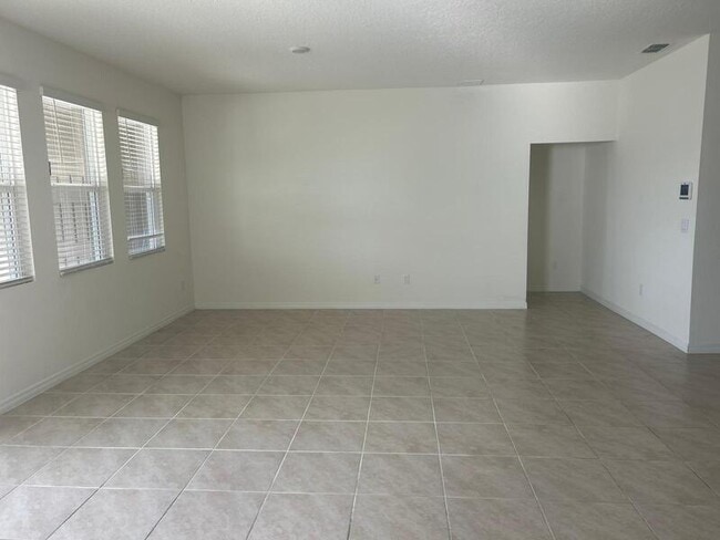 Foto del edificio - 7604 Oakmoss Loop