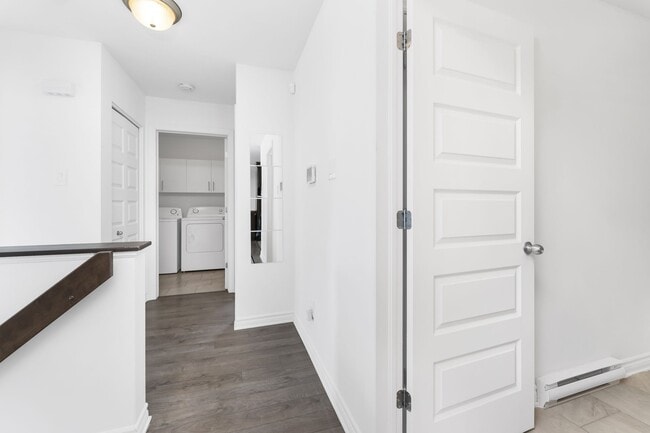 Building Photo - 514 Plateau Boulevard