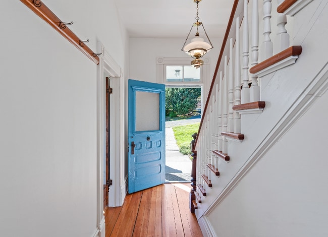 Building Photo - 1104 Madison St