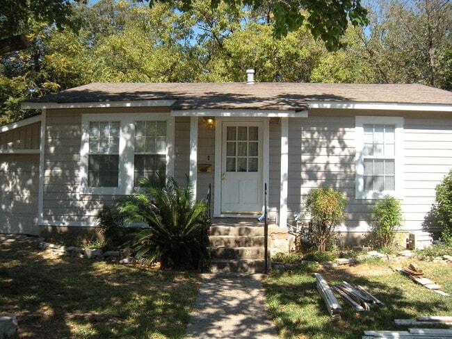 Building Photo - CUTEST COTTAGE IN ROSEDALE - 2BD 1BA $2100