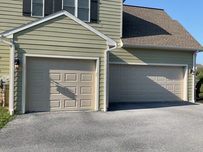 Building Photo - 5 br, 4 bath House - 176 SAVANNAH DR