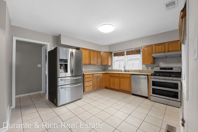 Foto del edificio - 3 br, 2 bath House - 232 Highland