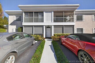 Building Photo - 6457 Bay Club Dr