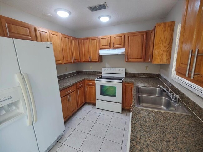 Building Photo - 759 Maderia Ct