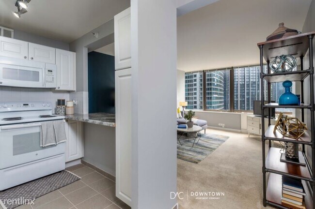 Building Photo - 1 br, 1 bath Condo - 243 E. Ontario St