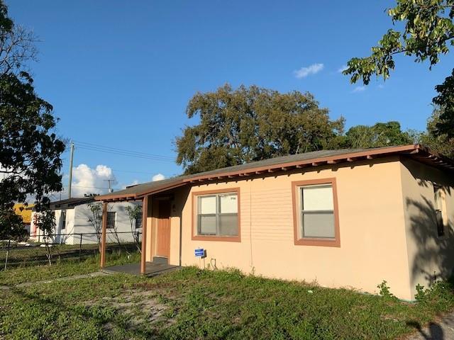 Building Photo - 738 NW 10th Ter