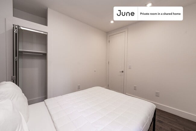 Building Photo - Room in Shared 4 bed/2 bath home in West Harlem