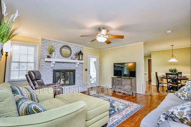 Foto del edificio - 4700 Coach Hill Dr