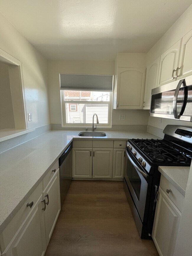Foto del edificio - 2877-2879 E 7th St