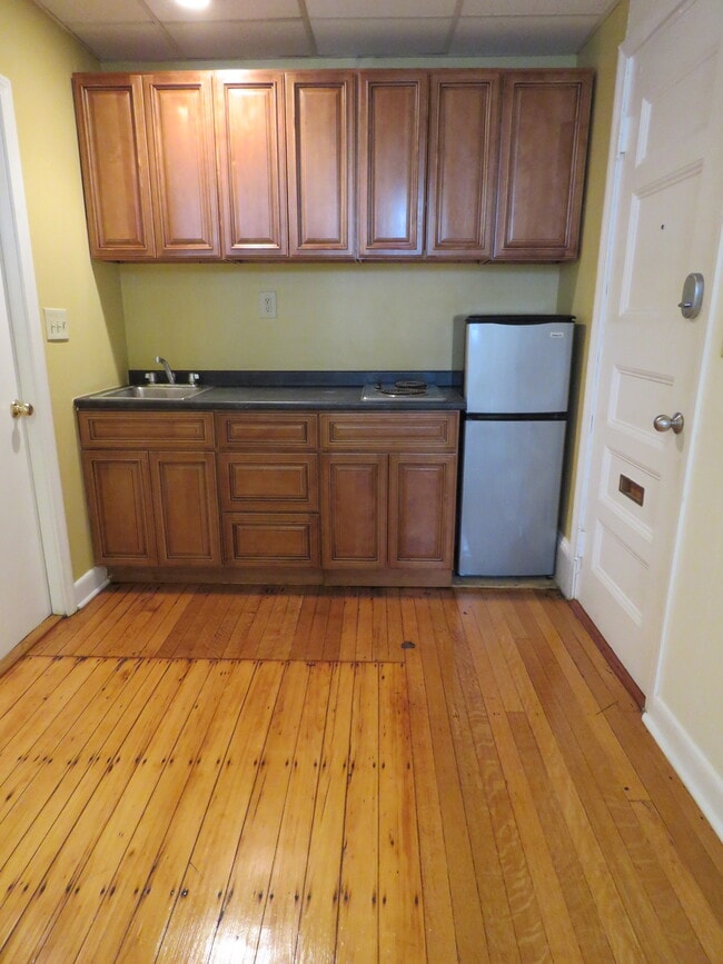 Building Photo - 505 Beacon St