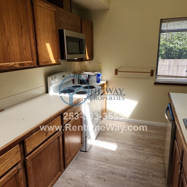 Foto del edificio - 9824 60th St Ct W