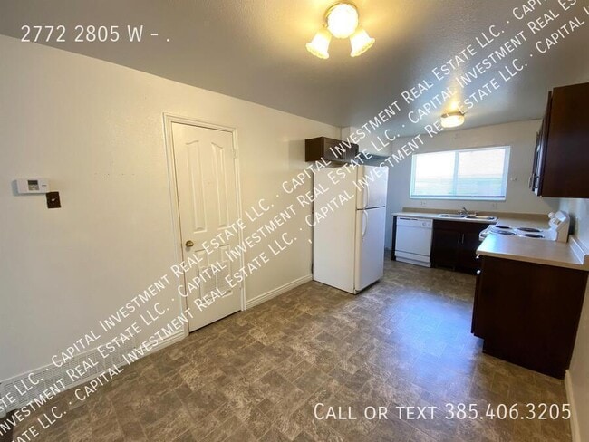Building Photo - 2772 2805 W