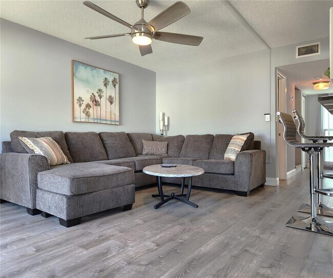 Foto del edificio - 10125 Manatee Ave W