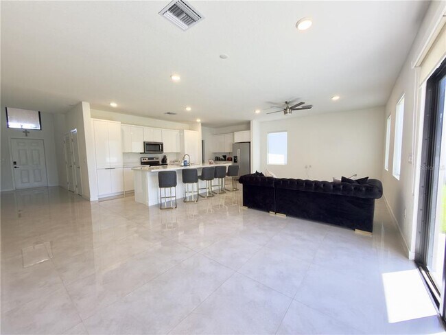 Building Photo - 6380 Chorus Dr