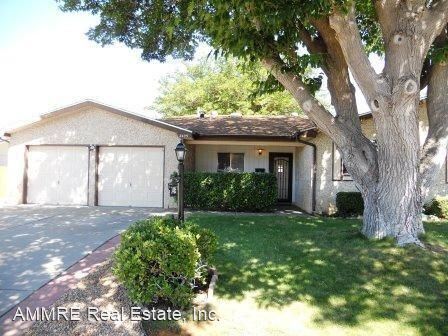 Foto principal - 3 br, 2 bath House - 3405 Mt. Everest Ave NE