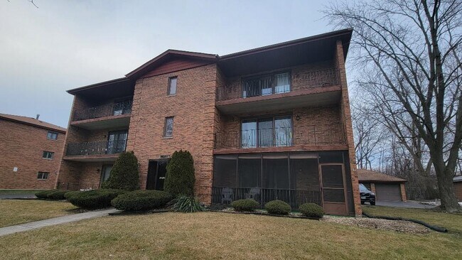 Building Photo - 14531 S Ravinia Ave