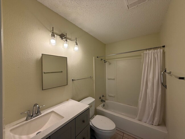 Building Photo - 6424 Truman Dr