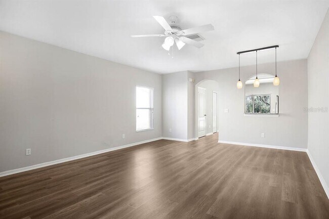 Building Photo - 15845 Fishhawk View Dr