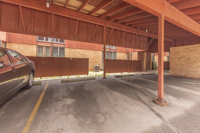 Foto del edificio - 2407 Packard St