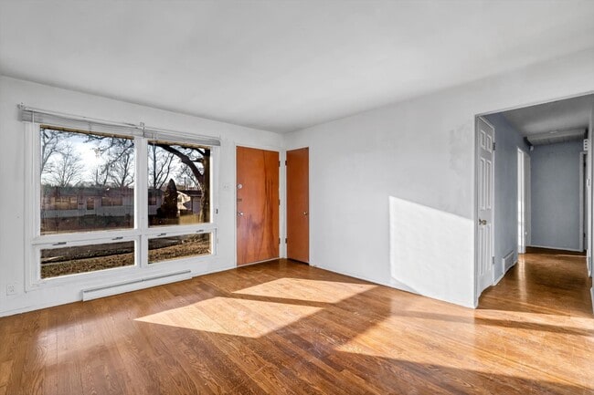 Building Photo - 9014 Ellison Dr