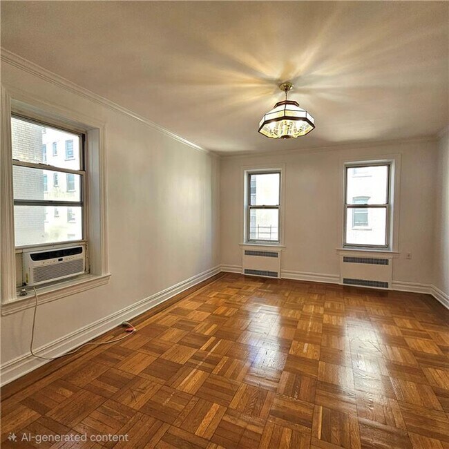 Building Photo - 868 E 7th St