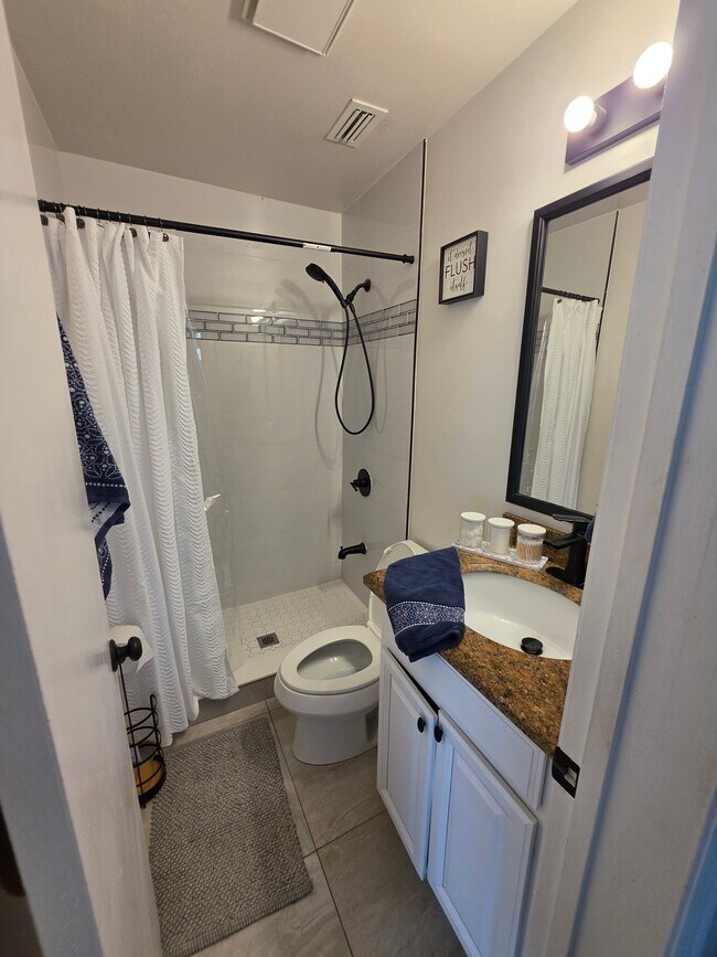 Building Photo - 5980 Woodwind Ct