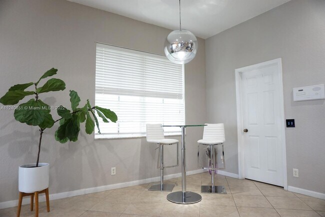 Foto del edificio - 878 Lavender Cir
