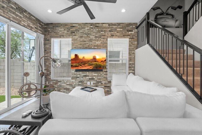 Foto del edificio - 5041 E Woodridge Dr