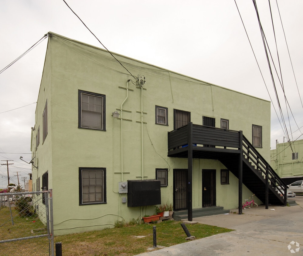 Building Photo - 1410 E 41st St