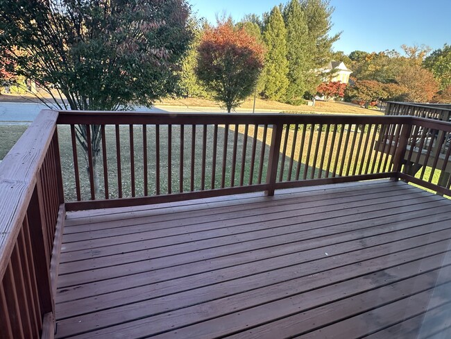 Over sized deck - 25 Representative Ln