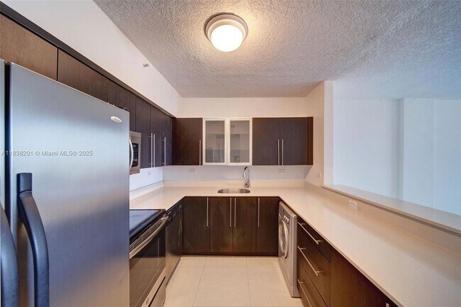 Foto del edificio - 1500 Bay Rd