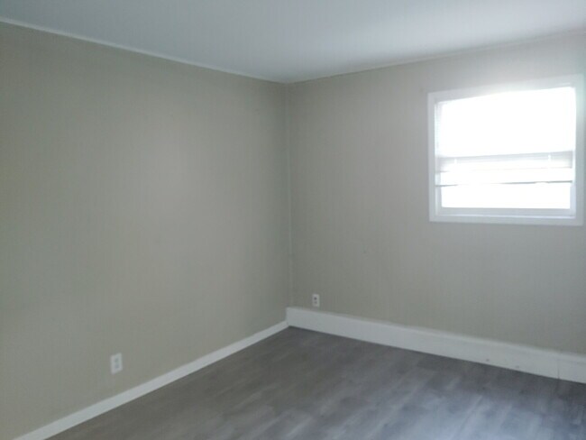 Building Photo - Charming 3BR Home in Heart of West 7th – St. Paul