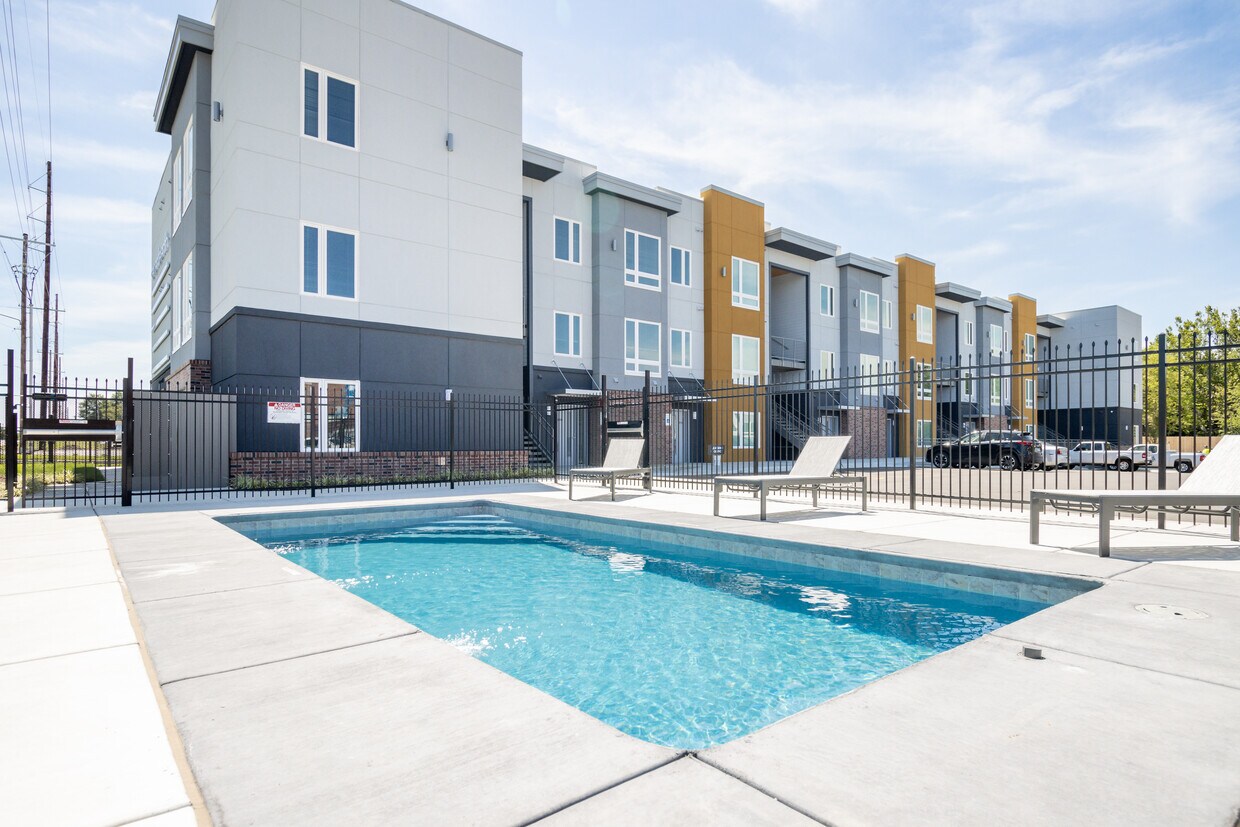 Seventeenth Apartments Wichita, KS