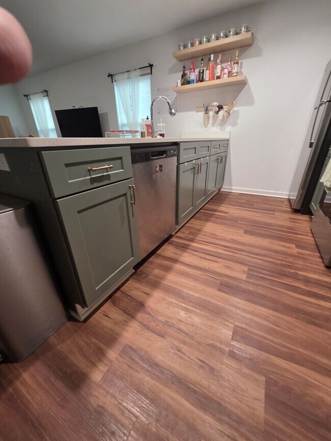 Foto del edificio - 214 Charleston Dr