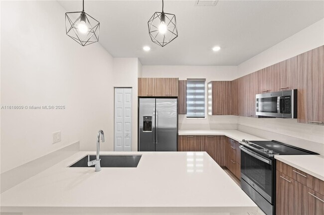 Building Photo - 4746 NW 83rd Pkwy