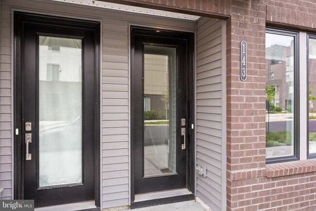 Building Photo - 2150 Northbank Pl