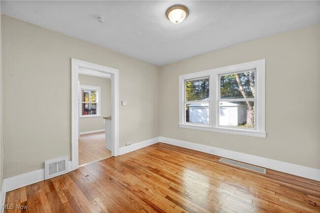 Foto del edificio - Charming Cleveland Heights Home – Pet Friendly & Move-In Ready!