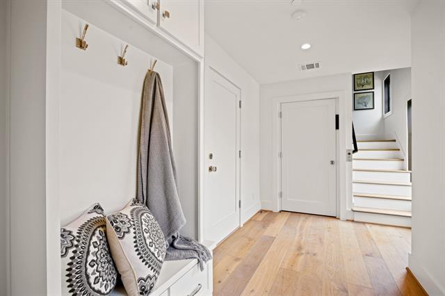 Foto del edificio - 3428 Daniel Ave