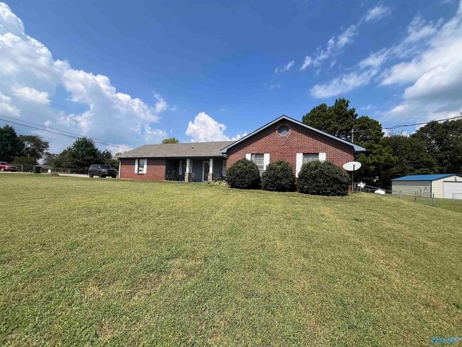 Building Photo - 197 Silverwood Ln