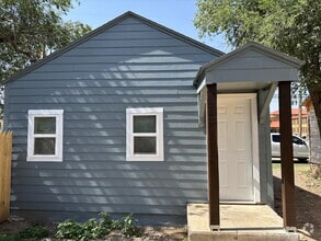 Building Photo - 2114 20th St