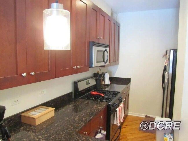 Foto del edificio - 2054 W Chase Ave