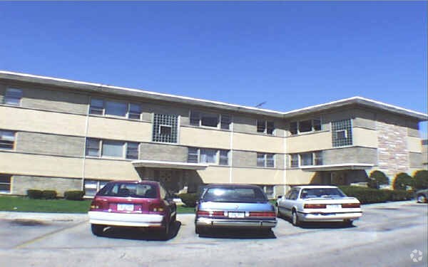 Primary Photo - 2800-2802 N 72nd Ct