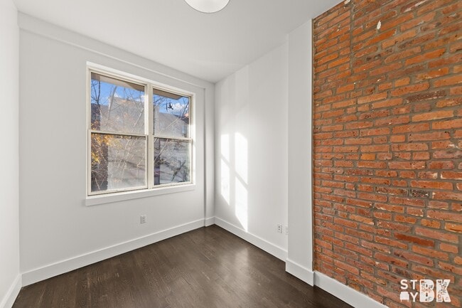 Building Photo - 444 Franklin Ave
