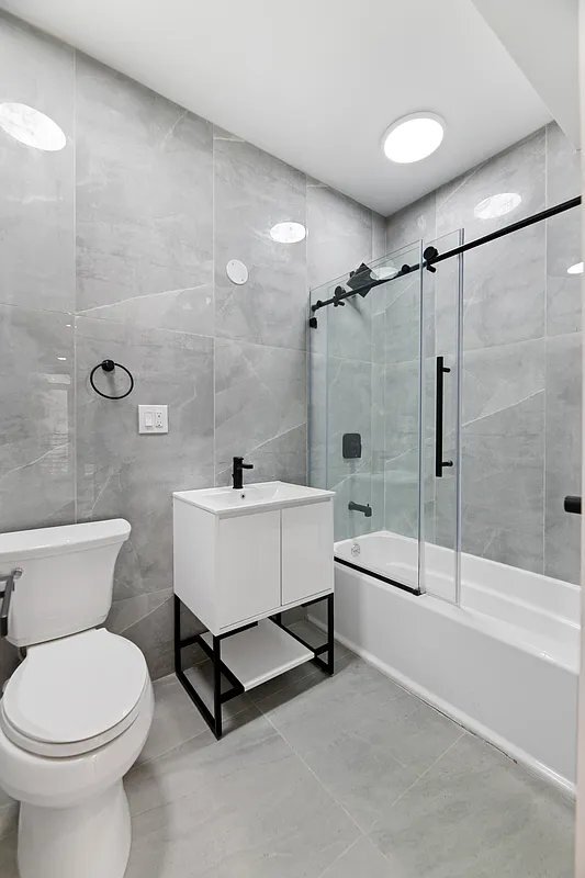 Foto del edificio - 2454 E 15th St