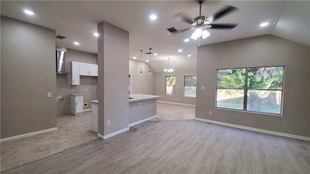 Foto principal - 13719 Greinert Dr